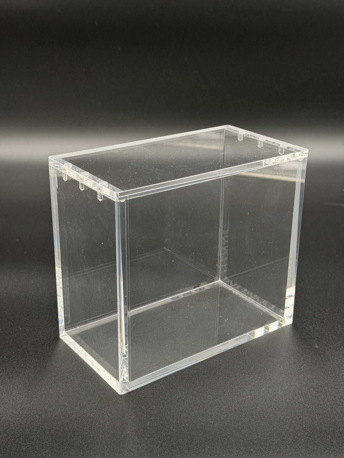English One Piece OP01 & OP02 Blue/Red Bottom Acrylic Booster Box Case with Magnetic Lid